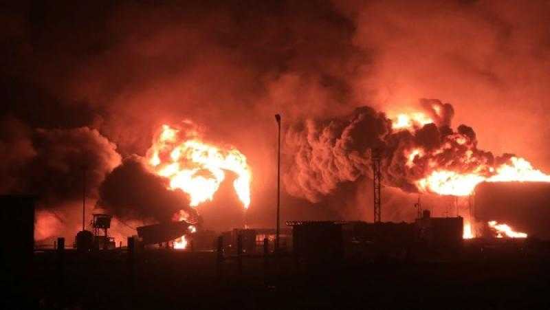 قصف اليمن.. جيش الاحتلال أسقط 50 قذيفة على ميناء الحديدة