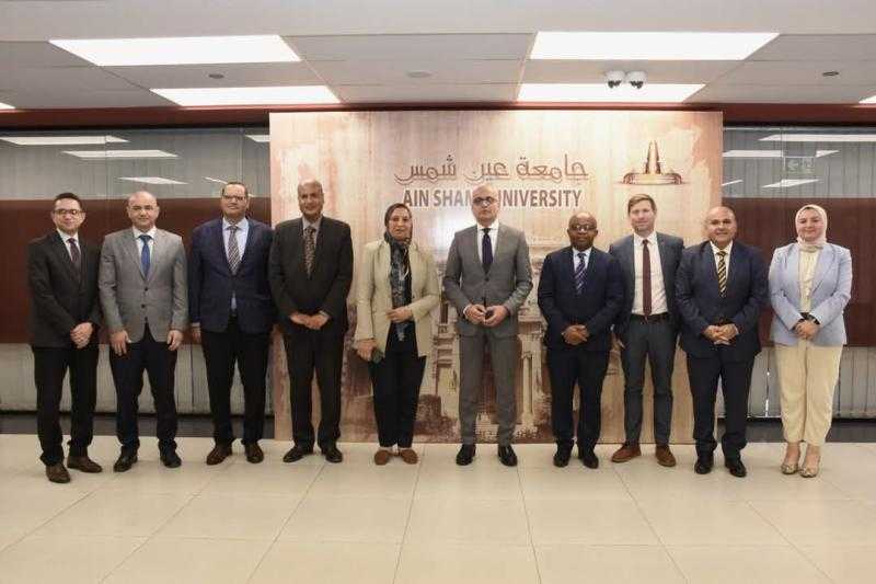 جامعة عين شمس وجامعةإسكس البريطانية تفعلان اتفاقية التعاون الموقعة بينهما لتعزيز التعاون الأكاديمي في المجال القانوني