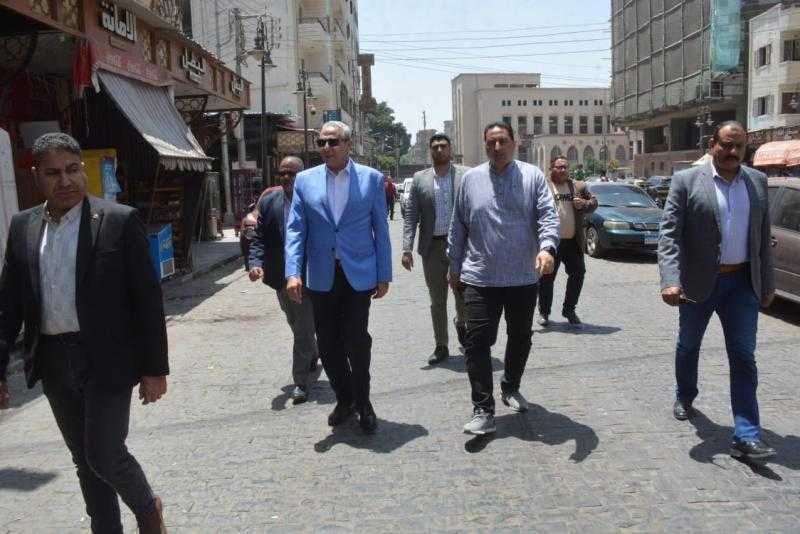 محافظ الغربية في جولة ميدانية سيراً على الأقدام داخل قرى وأحياء طنطا