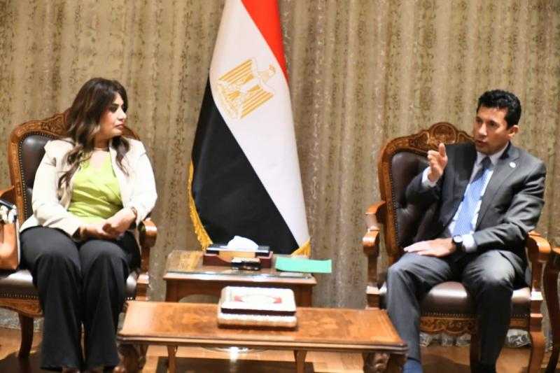 وزير الشباب والرياضة يبحث الاستدامة الخضراء لقطاعات الوزارة مع ممثلي مكتب الميثاق العالمي للأمم المتحدة (UN Global Compact)