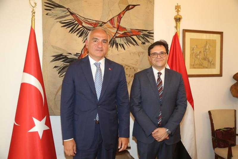 وزير الثقافة المصري يستقبل نظيره التركي لبحث أطر التعاون الثقافي بين البلدين