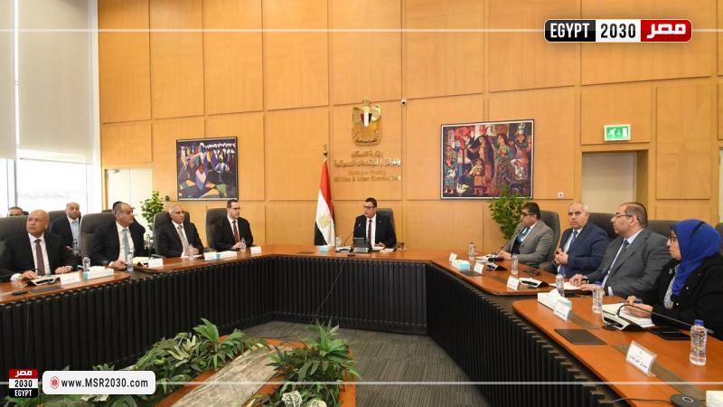 اجتماع وزير الإسكان مع اللجنة التنسيقية العليا