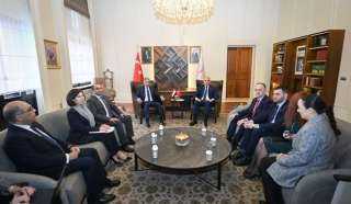 وزير السياحة والآثار يلتقي بـ نظيره في جمهورية تركيا لبحث سبل تعزيز التعاون المشترك بين البلدين في مجال السياحة والآثار