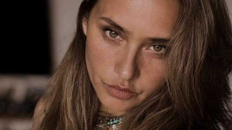 نيللي كريم تتألق بأحدث ظهور وتحدث عن دورها في مسلسل ”إخواتي”
