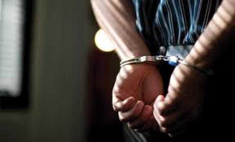 القبض على عاطل بتهمة ترويع المواطنين بباب الشعرية