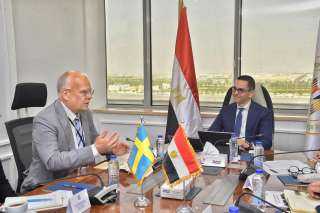 وزير الاستثمار والتجارة الخارجية يلتقي السفير السويدي بالقاهرة لبحث سبل تعزيز العلاقات الاقتصادية بين البلدين