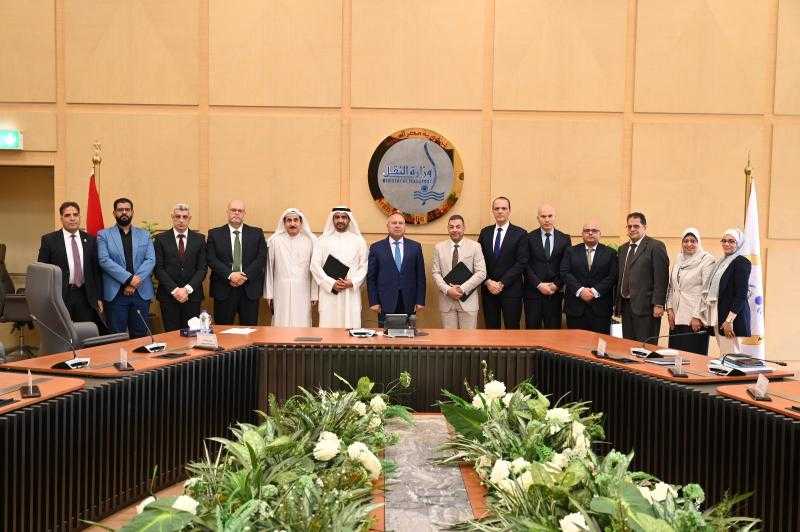 وزير الصناعة والنقل يشهد توقيع عقد ترخيص شركة جرين فالي لخدمات السيارات الكهربائية للعمل في مجال نقل الركاب باستخدام نظام تكنولوجيا المعلومات