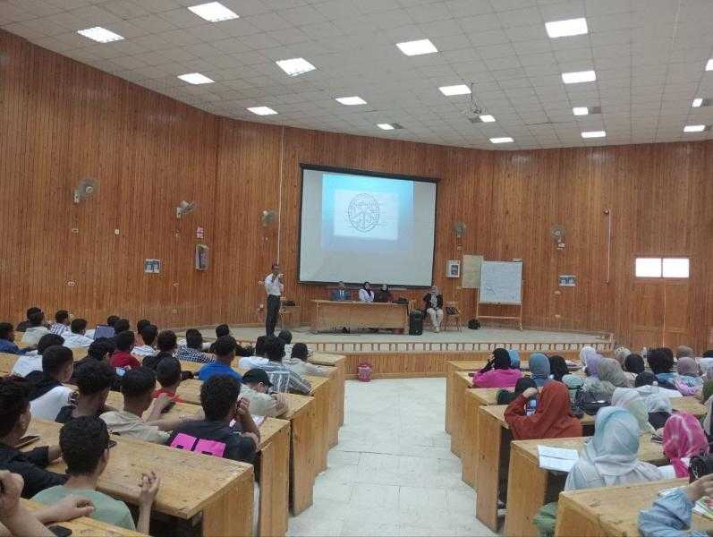 الزراعة تنفذ أكثر من 8 آلاف ندوة إرشادية بيطرية خلال أبريل الماضي