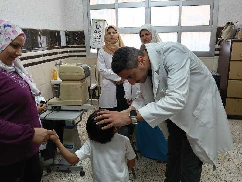 جامعة بنها تواصل تنظيم القوافل الطبية بتوقيع الكشف الطبى على 80 حالة بمدرسة المكفوفين ببنها