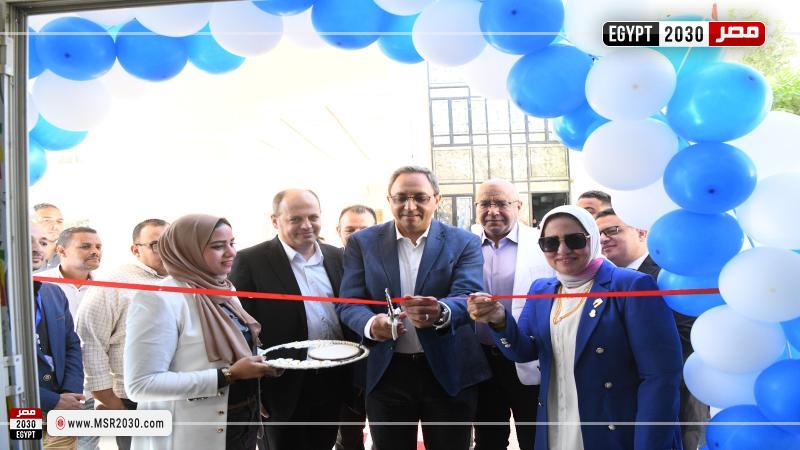 محافظ قنا