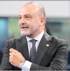 رئيس الأولمبية الدولية يهنئ الحسيني برئاسة الاتحاد الدولي للسلاح