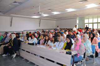 كلية العلوم بجامعة حلوان الأهلية تنظم ورشة عمل لتدريب طلابها على أحدث الأجهزة العلمية