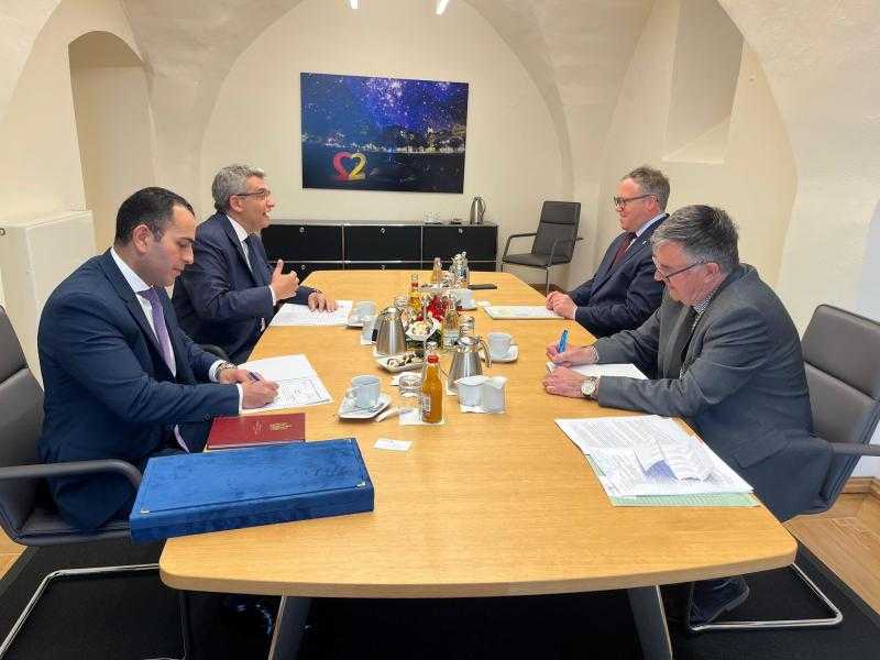 السفير المصري بألمانيا يبحث فرص انتقال العمالة المصرية إلى ولاية تورينجيا