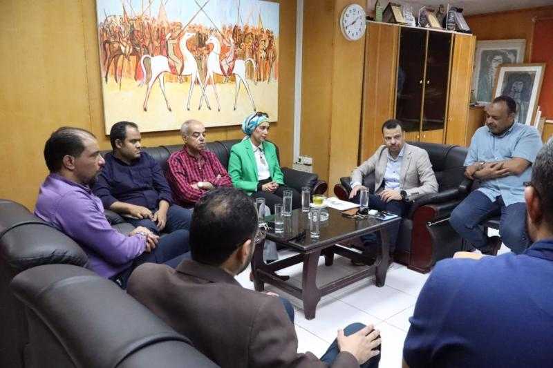 انطلاق أعمال مشروع الهوية البصرية لجامعة الأقصر في كلية الفنون الجميلة برئاسة رئيس الجامعة