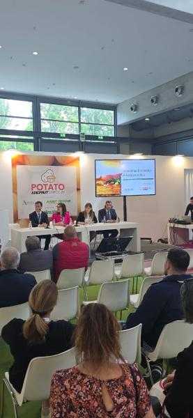 الحجر الزراعي المصري يشارك كمتحدث رئيسي بمعرض ماك فروت بإيطاليا