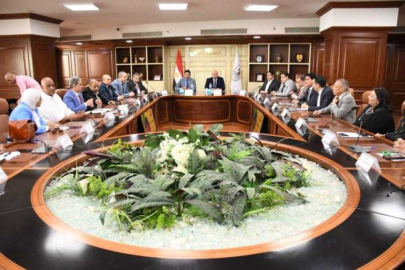 وزير الشباب والرياضة يلتقي باعضاء مجلسي النواب والشيوخ بمحافظة بني سويف
