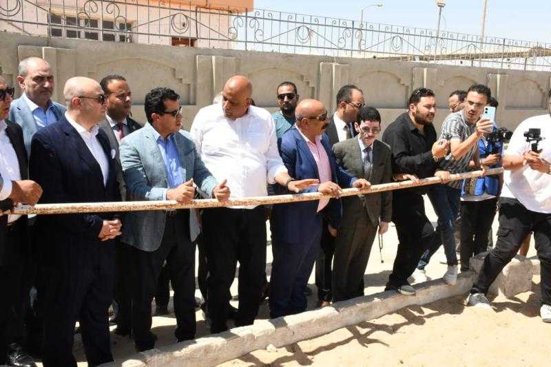 وزير الشباب ومحافظ بني سويف يتفقدون الأنشطة والمشروعات داخل مركز التنمية الشبابية