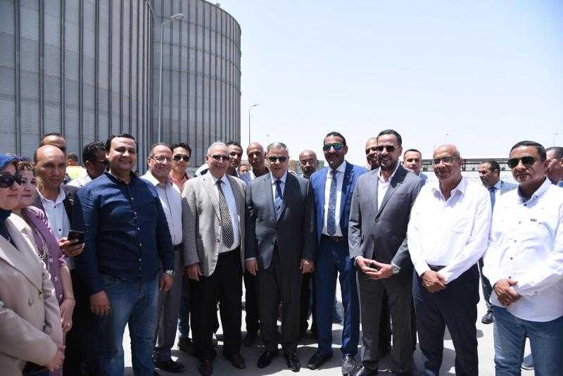 محافظ الإسكندرية يشهد انطلاق موسم توريد القمح بالعامرية