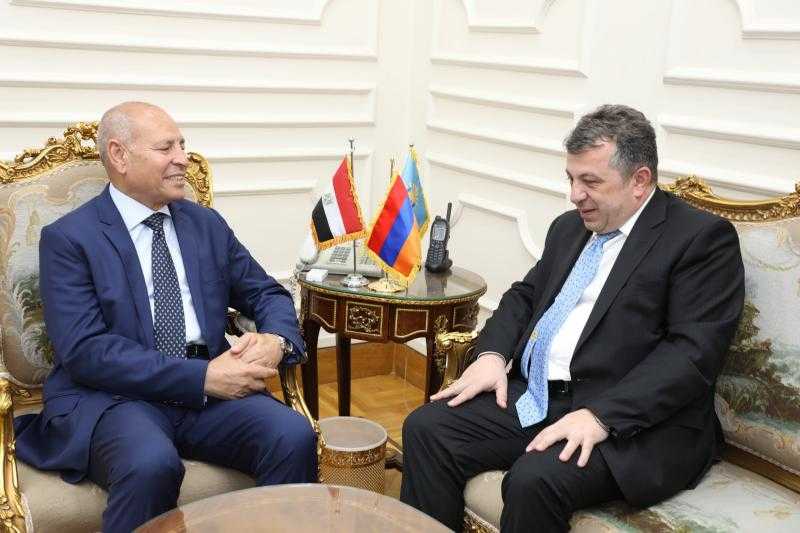 محافظ القاهرة يلتقي سفير ارمينيا بالقاهرة