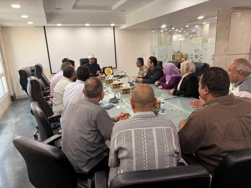 أمين البحوث الإسلامية يجتمع بإدارة ”البعوث” ويوجِّه بتطوير ملف الإيفاد
