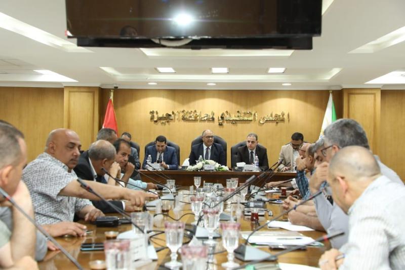 وزيرة التنمية المحلية: زيارة ميدانية للأمانة الفنية للجنة تراخيص المحال العامة لمتابعة سير المنظومة