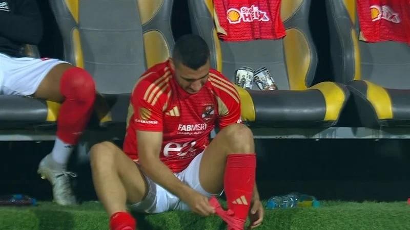 إصابة مبكرة تُجبر رامي ربيعة على مغادرة مواجهة الأهلي والمصري