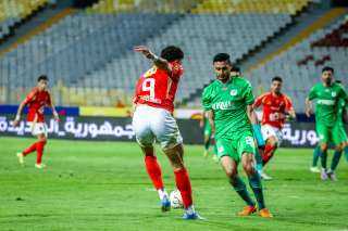 الأهلي يضرب المصري برباعية قوية ويقترب من حسم لقب الدوري