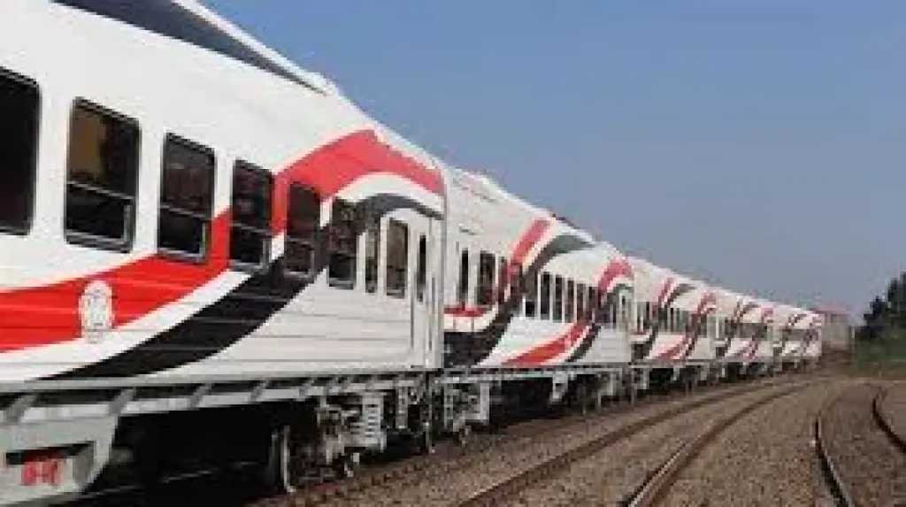 مصرع موظف أسفل عجلات قطار فى قنا