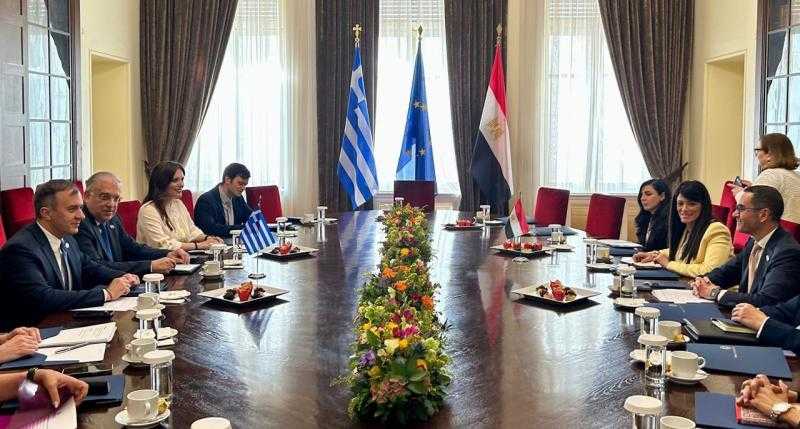 وزيرة التخطيط والتعاون الدولي تعقد جلسة مباحثات مع وزير التنمية اليوناني لتعزيز العلاقات الاقتصادية بين البلدين