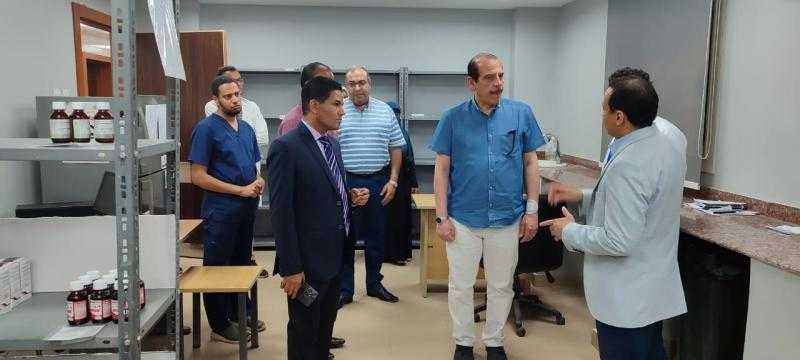 نائب وزير الصحة يشيد بأداء عدد من المنشآت الصحية بالأقصر ويحدد مهلة لتلافي السلبيات