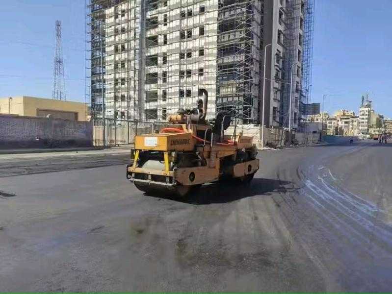 استمرار أعمال رصف و تخطيط شارعي عزمي و مصطفى كامل أمام مبنى هيئة ميناء بورسعيد