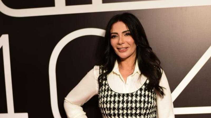 منى زكي تتوج بجائزة أفضل ممثلة في مهرجان المركز الكاثوليكي للسينما