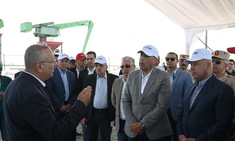 رئيس الوزراء يشهد عرضا بشأن المرحلة الأولى من المخطط الشامل لتطوير ميناء غرب بورسعيد