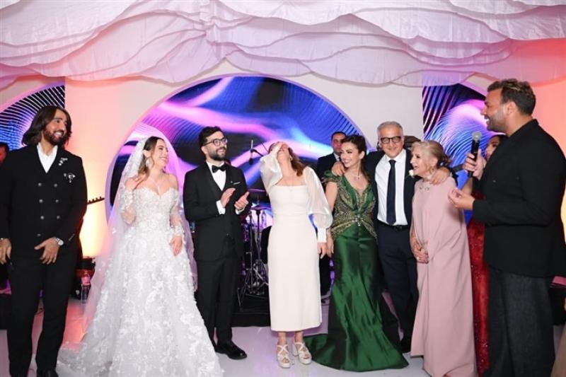 بالزغاريد.. أصالة تشعل البهجة في زفاف نجل شقيقتها