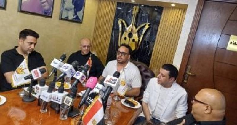 اجتماع مصطفى كامل مع اعضاء جمعية المؤلفين والملحنين 