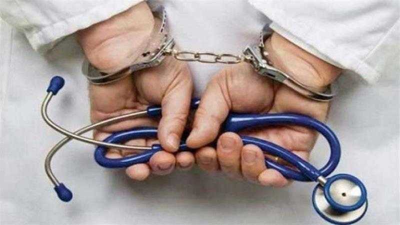 تأييد حبس طبيب 15 عاما لاتهامه بالتعدي على بناته الثلاثة بالقاهرة الجديدة