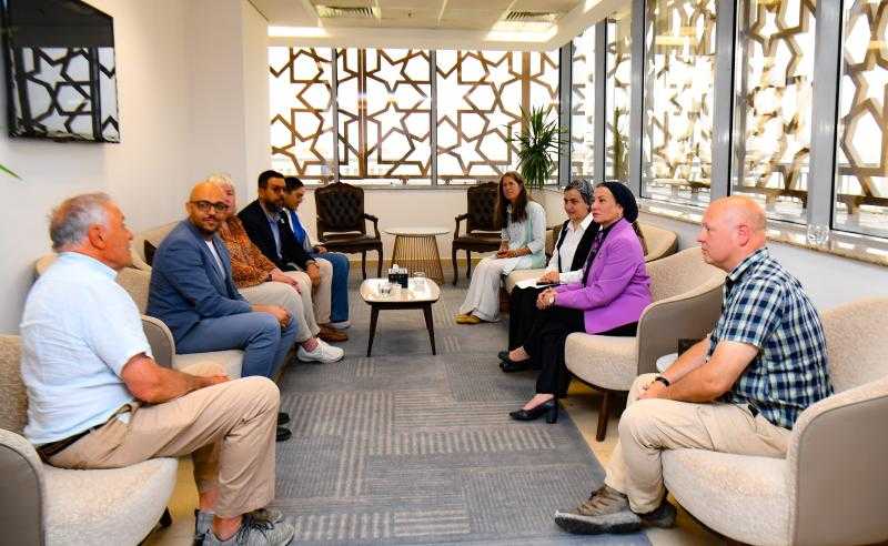 وزيرة البيئة تلتقى مع الجمعية المصرية لحماية الطبيعة وجمعية Global Birdfair لبحث سبل حماية مسارات الطيور المهاجرة في مصر