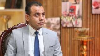 أستاذ اقتصاد: خفض سعر الفائدة يهدف إلى تحفيز الاستثمار المحلي وتنشيط حركة البورصة