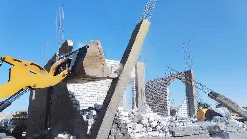 محافظ أسيوط: إزالة 24 حالة تعدي على أراضي الزراعية وأملاك الدولة بديروط وأسيوط