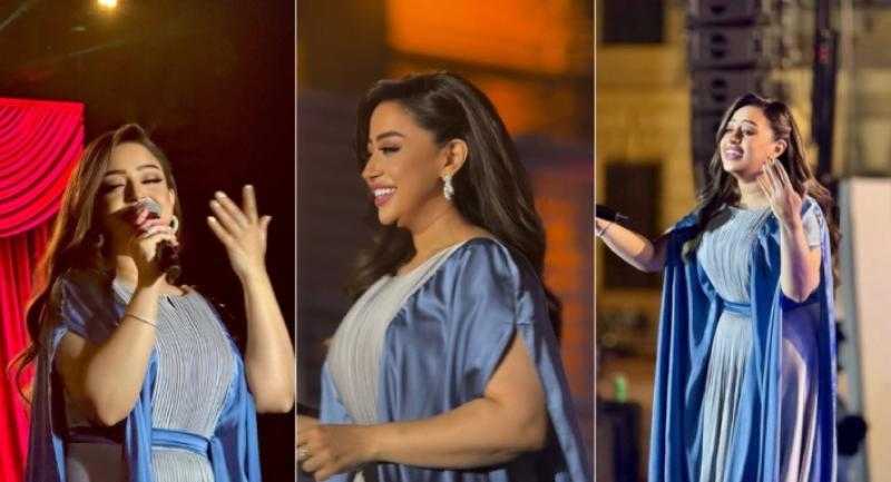 ريهام عبد الحكيم تلتقط ”سيلفي” مع جمهورها في حفل قصر عابدين