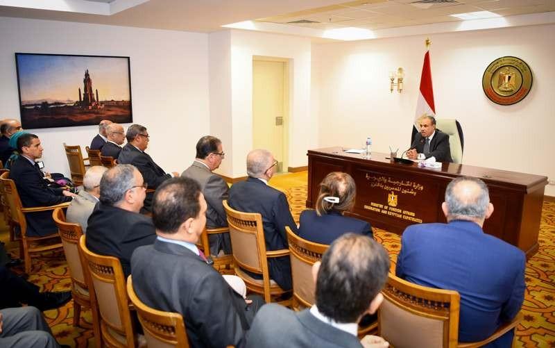 وزير الخارجية والهجرة يلتقي قيادات وأعضاء السلك الدبلوماسي والقنصلي
