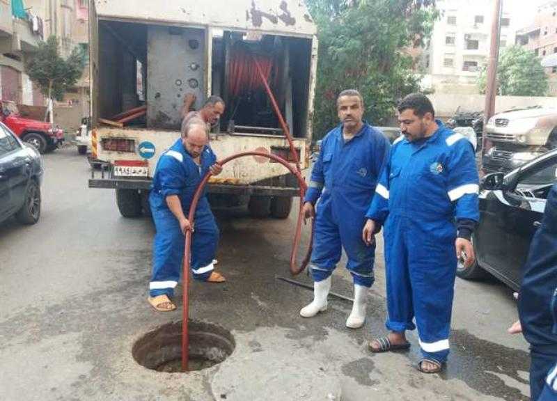 رئيس مياه القناة : حملة مكثفة لأعمال تطهير وصيانة بيارات المحطات وشبكات الصرف الصحي