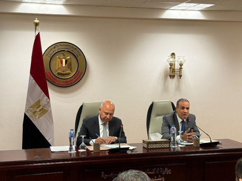 وزير الخارجية يستقبل نائب رئيس مجلس الوزراء للتنمية الصناعية وزير الصناعة والنقل