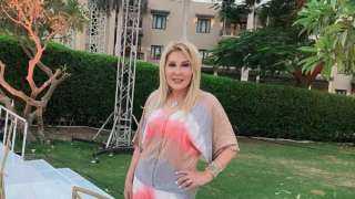 نادية الجندي تتألق بإطلالة شبابية على إنستجرام