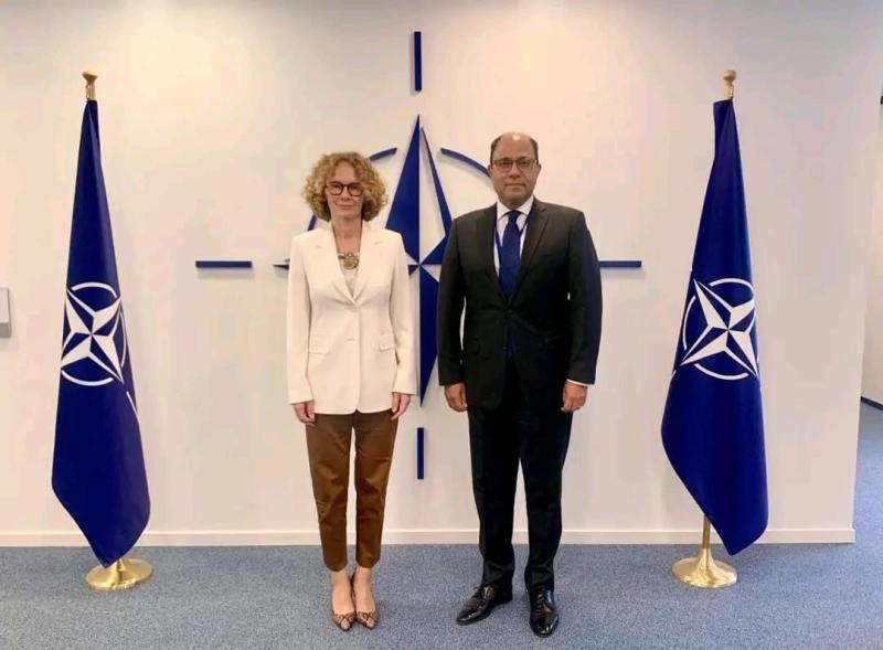 سفير مصر بالاتحاد الأوروبي يلتقي مع نائبة الأمين العام لحلف الناتو