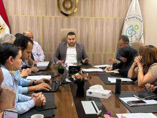 اجتماع تنسيقي لمدير فرع هيئة الرعاية الصحية بالأقصر مع الإدارات الإشرافية لبحث تطوير العمل بالعيادات الخارجية