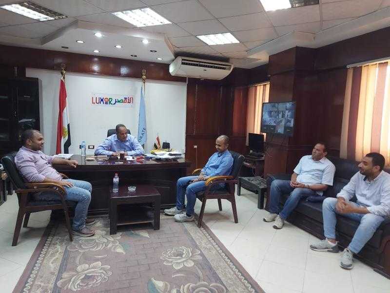 رئيس مركز إسنا بالأقصر يتابع سير أعمال مشروعات المبادرة الرئاسية حياة كريمة