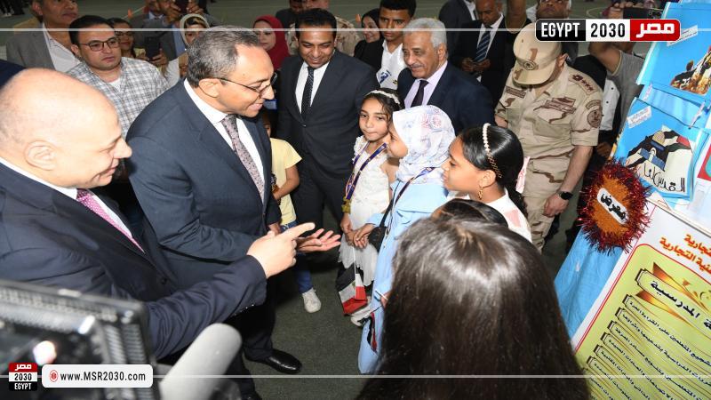 محافظ قنا