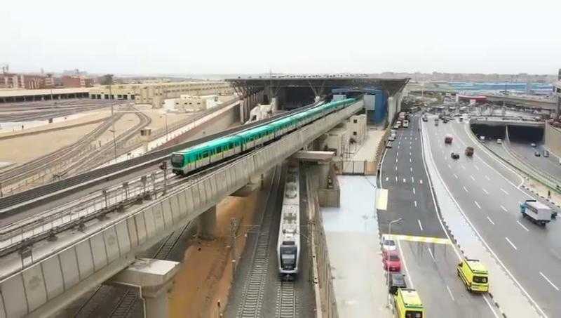 للتيسير على جمهور الركاب.. وسائل دفع متنوعة بشبكة المترو والقطار الكهربائي الخفيف LRT