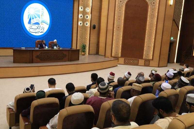 دار الإفتاء تستقبل وفدًا من أئمة ست دول إفريقية في ختام تدريبهم بأكاديمية الأزهر